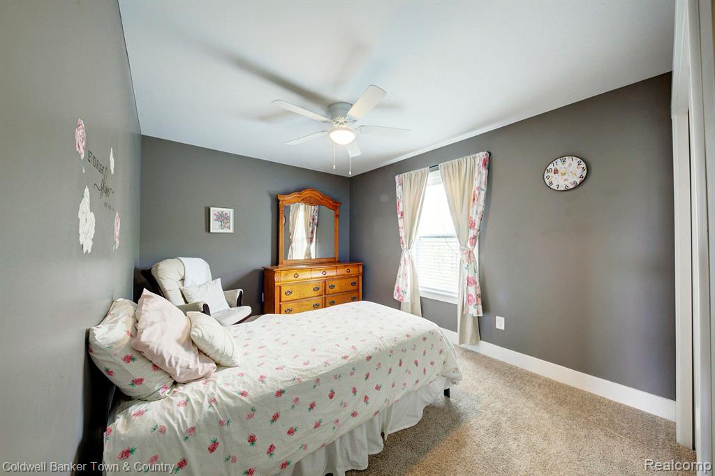 5515 BRILLIANT Circle, Howell, MI 48855 — Photo 17