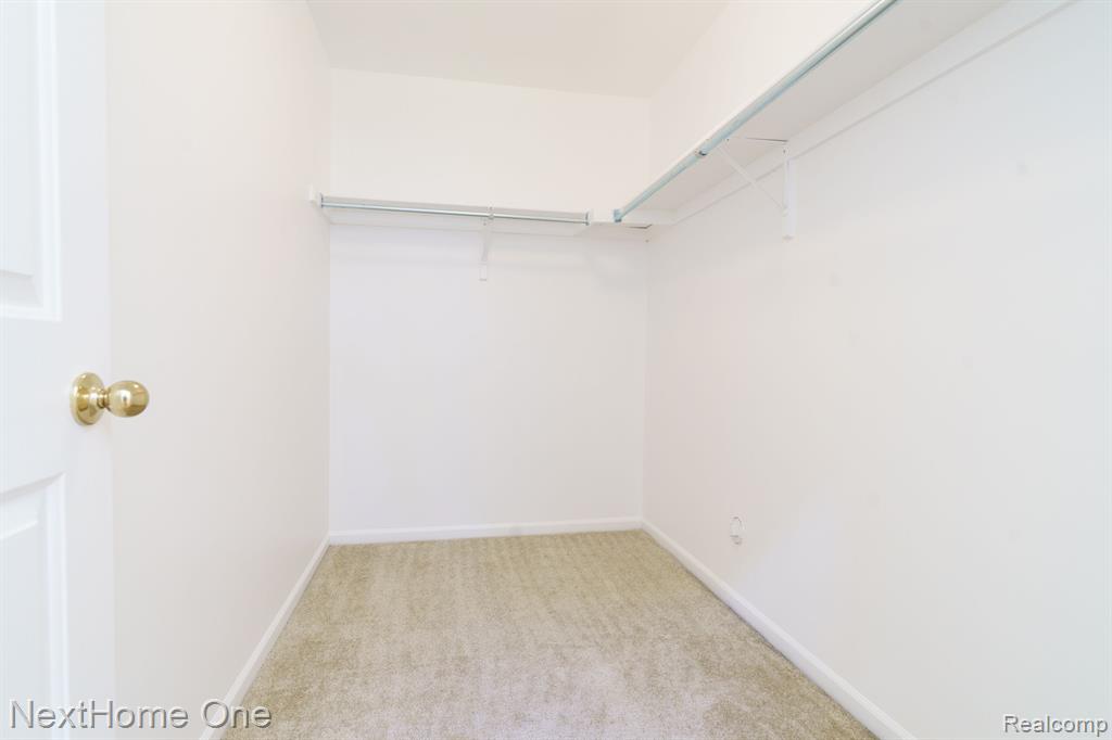 4102 HAMPTON RIDGE Boulevard, Howell, MI 48843 — Photo 8