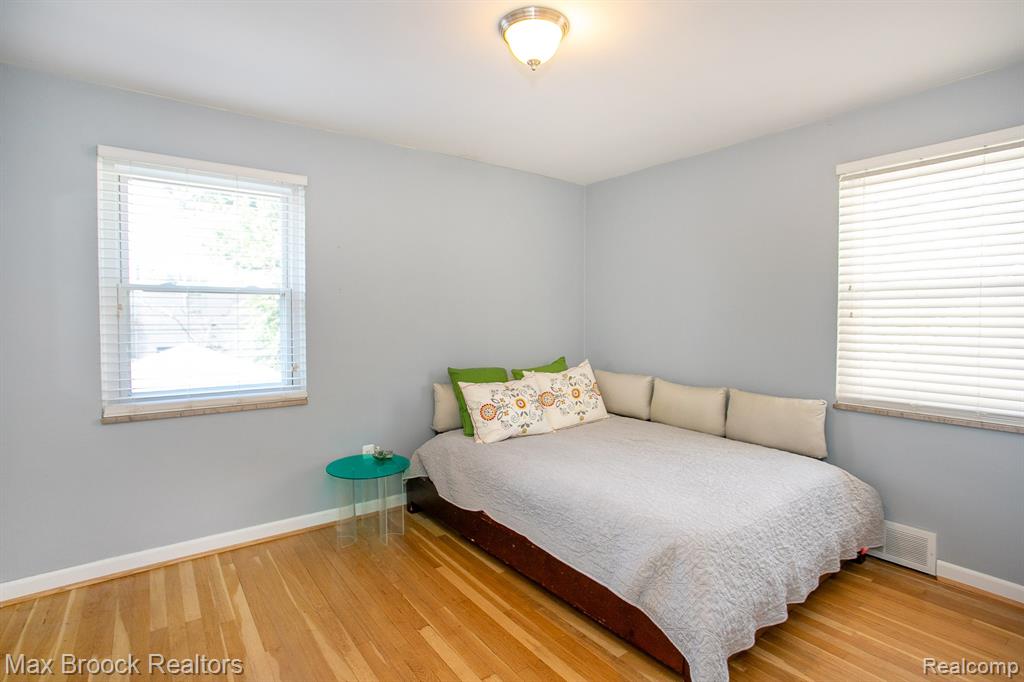 26015 ALLOR Avenue, Huntington Woods, MI — Photo 30