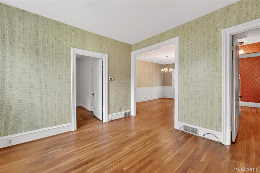 516 W Washington Street, Howell, MI 48843 — Photo 7