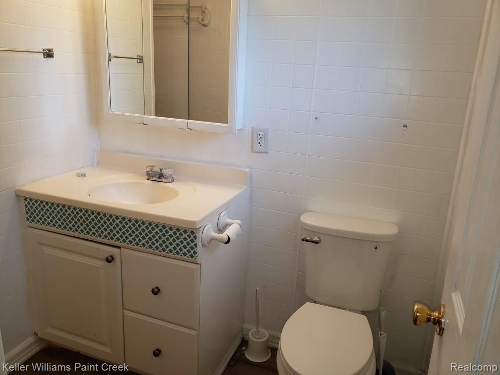 1867 Rustic Lane, Keego Harbor, MI 48320 — Photo 28