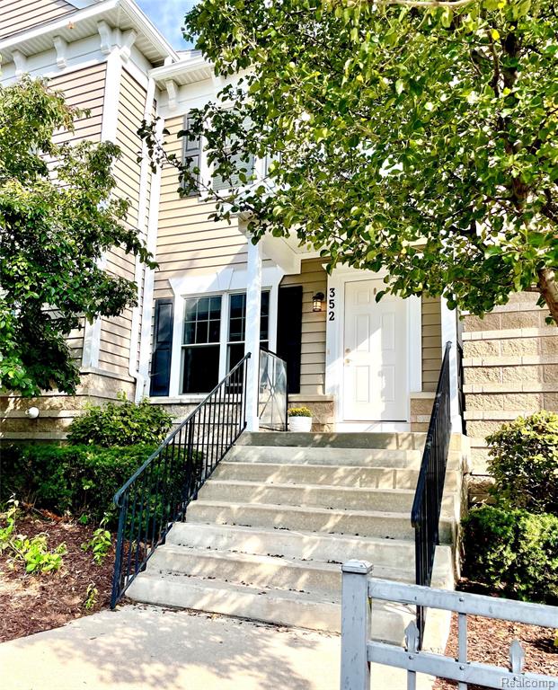 352 W Grand River Avenue, 3, East Lansing, MI 48823