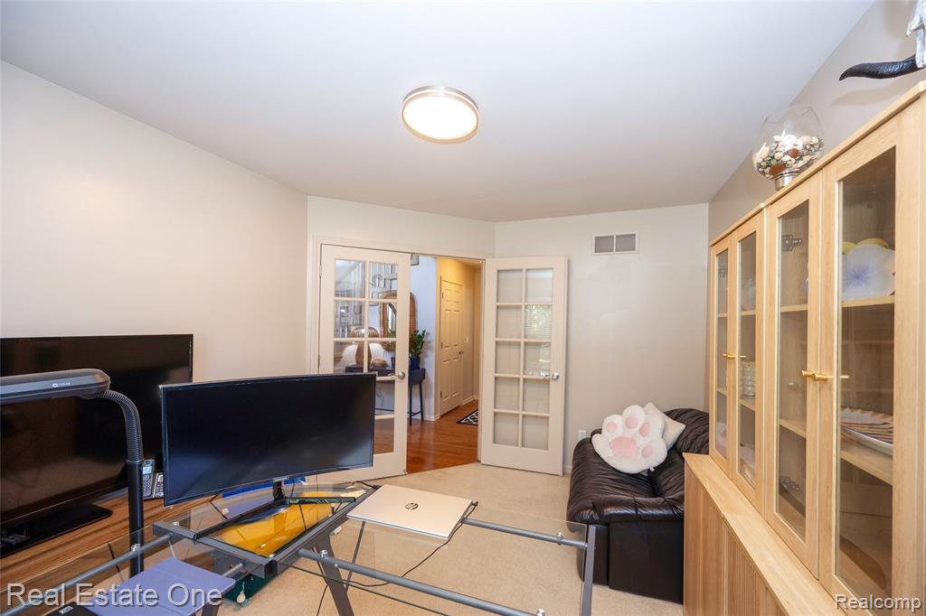 3481 Castlewood Court, Wixom, MI — Photo 18