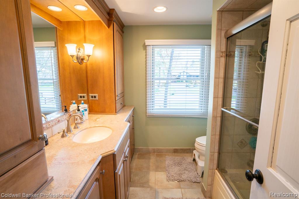 8177 FAWN VALLEY Drive, Clarkston, MI 48348 — Photo 22