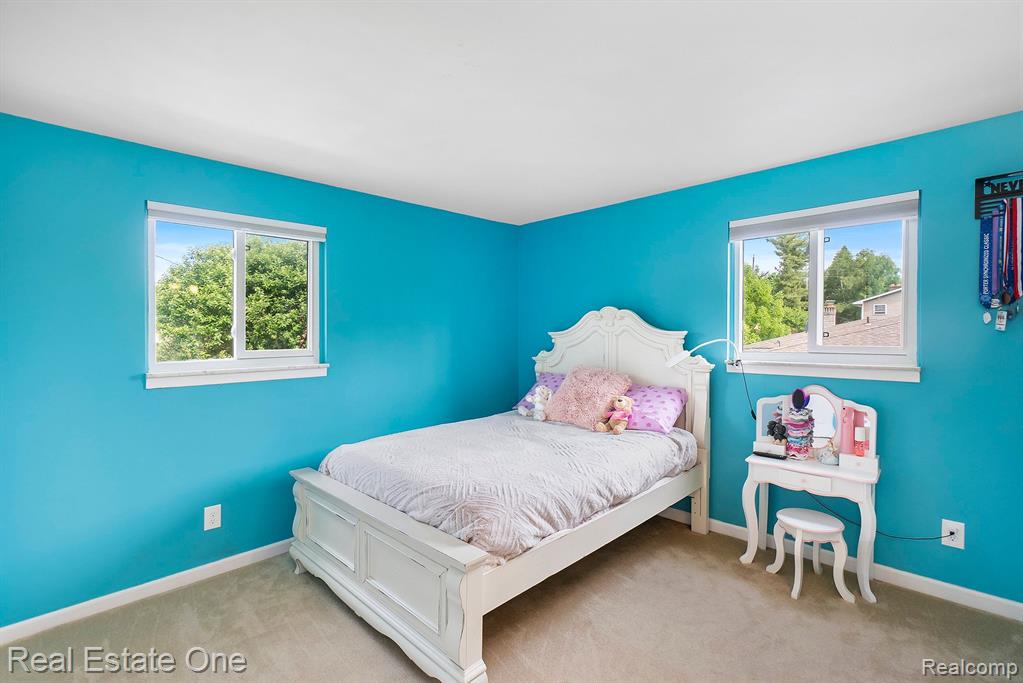 994 HAMPSTEAD Lane, Rochester Hills, MI 48309 — Photo 17