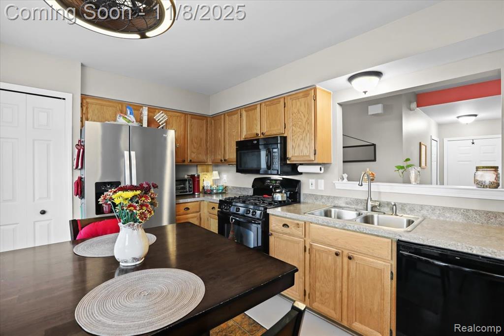 43576 Yorkville Drive, 27, Canton, MI 48188 — Photo 10