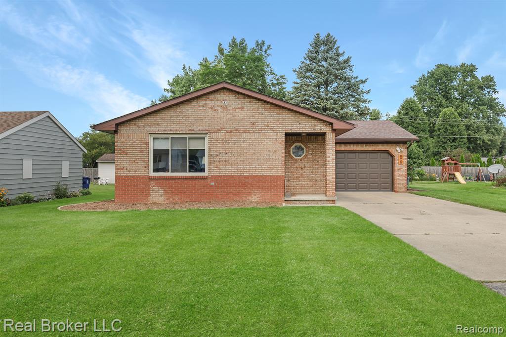 8029 WOODHALL Road, Birch Run, MI 48415 — Photo 18