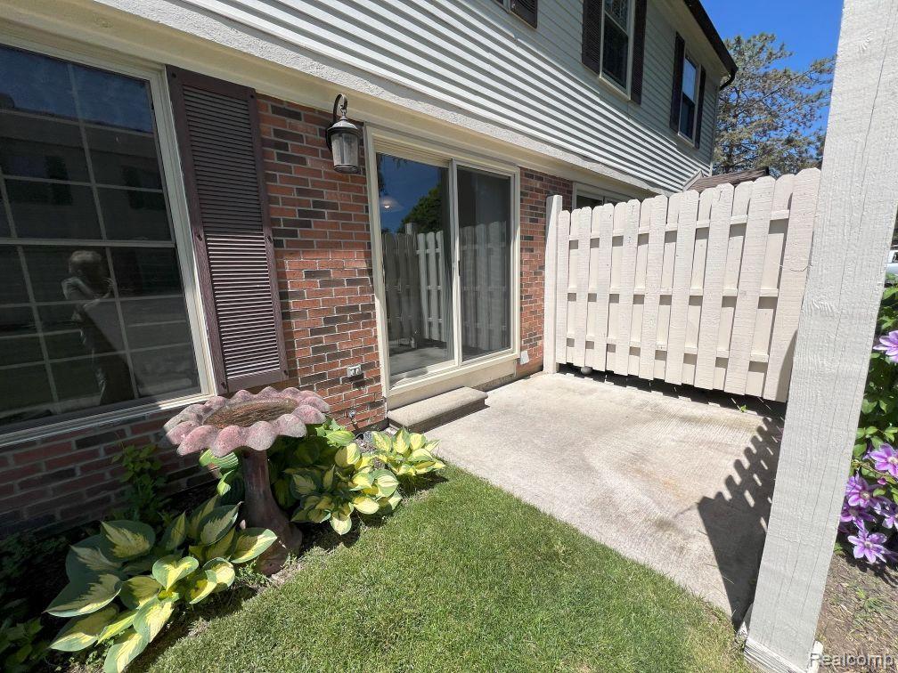 1532 DOVER Hill S, Walled Lake, MI 48390 — Photo 6