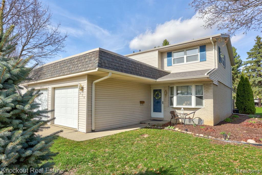 239 Churchgrove Road, Frankenmuth, MI 48734 — front exterior