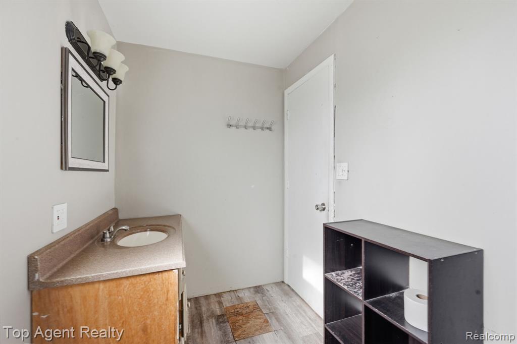 95 W Lapeer Street, Peck, MI 48466 — Photo 20