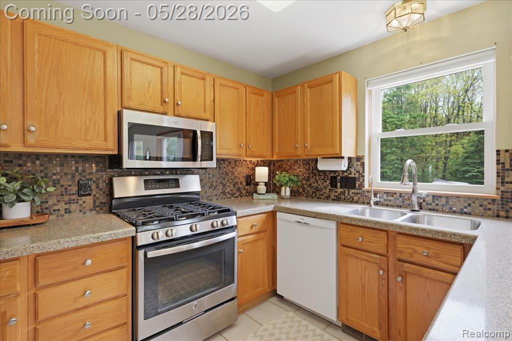 5535 Lakeview Boulevard, Goodrich Vlg, MI — Photo 16