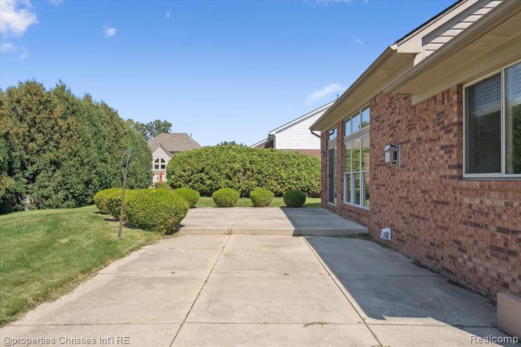 4831 Sunderland Drive, Sterling Heights, MI 48314 — Photo 50