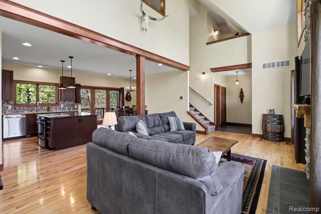 10429 9 Mile Road, Whitmore Lake, MI 48189 — Photo 5