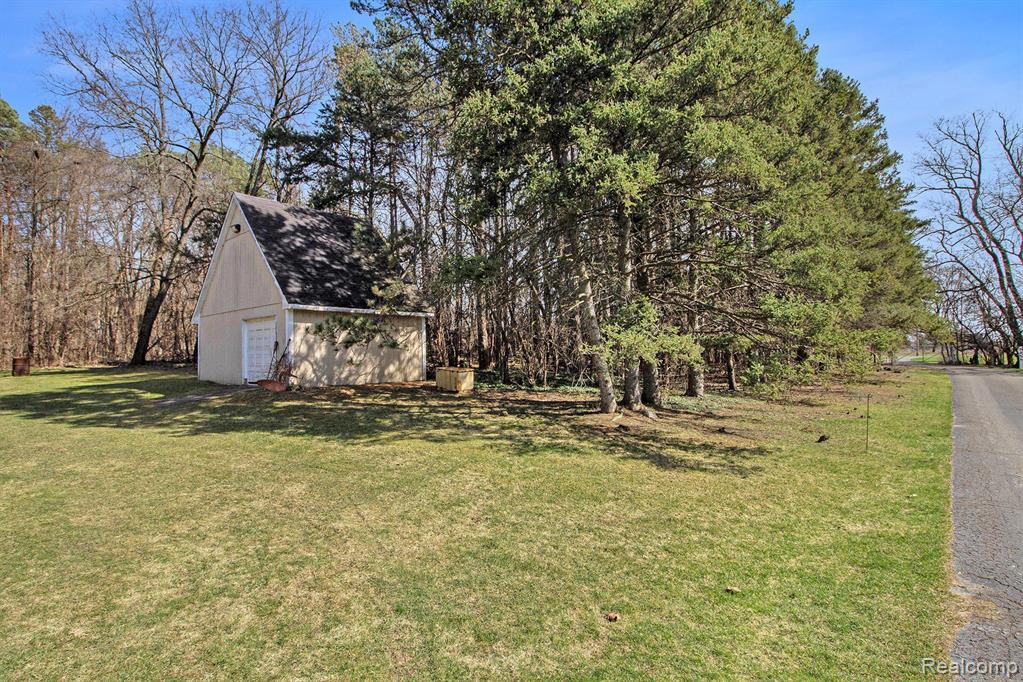 5951 Flemings Lake Road, Clarkston, MI — Photo 15