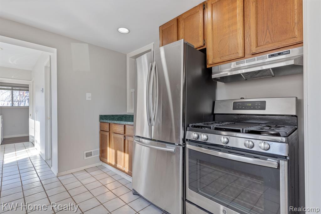 3989 ROYAL Avenue, Berkley, MI 48072 — Photo 13