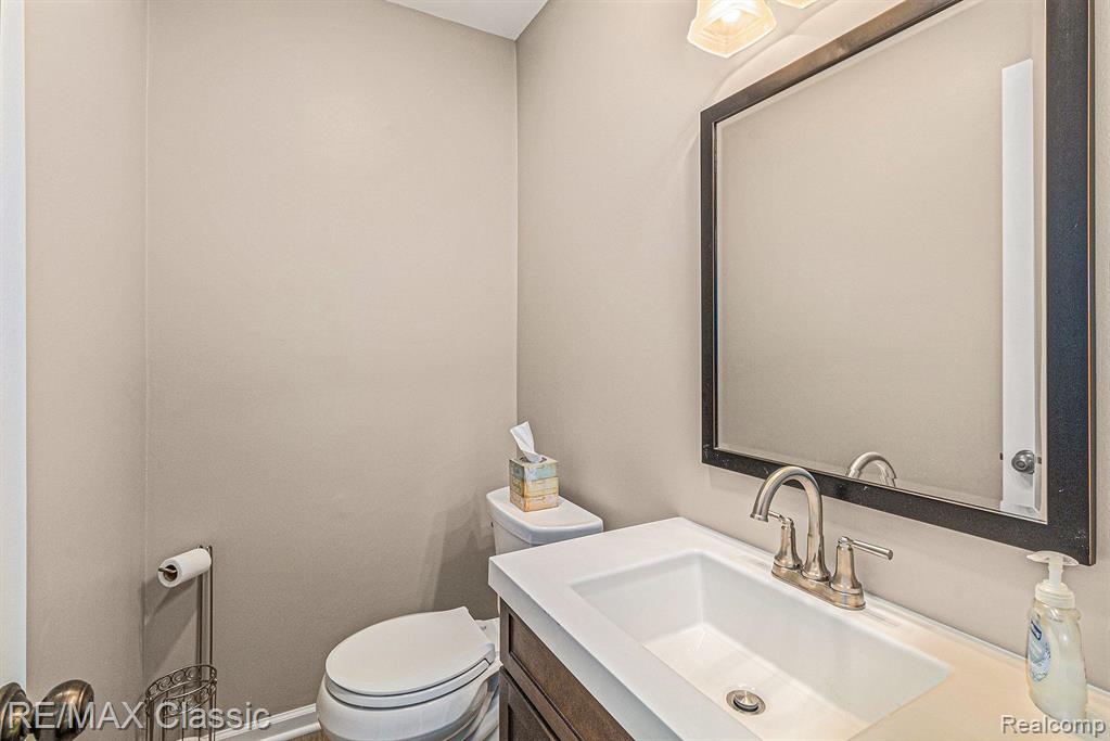 42173 OLD POND Circle, Plymouth, MI 48170 — Photo 17