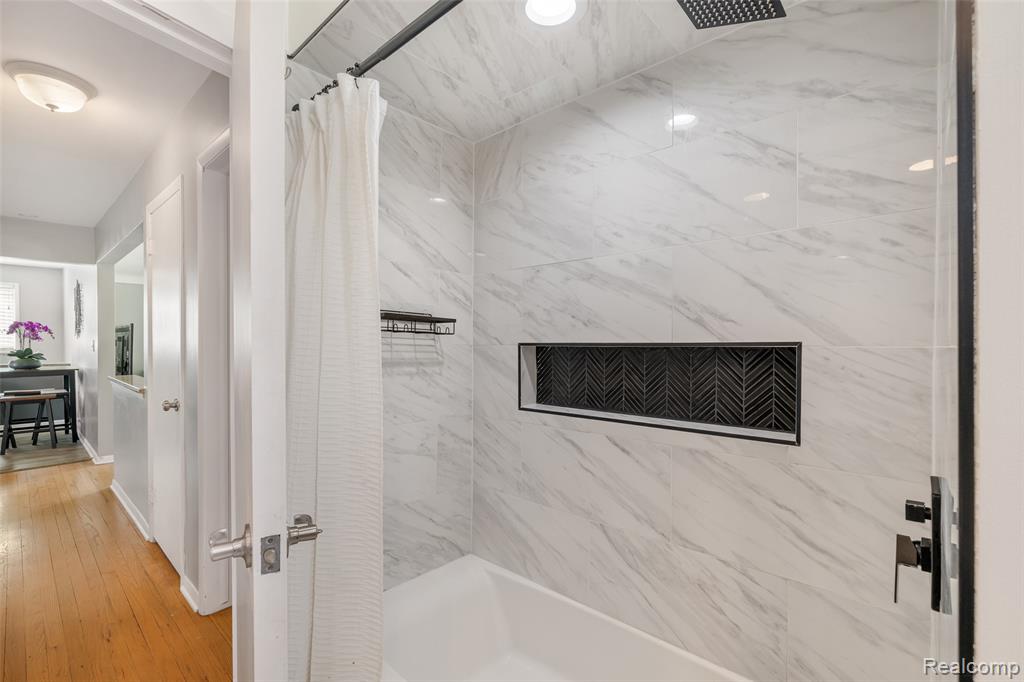 9086 Shannon Drive, Sterling Heights, MI 48314 — Photo 18
