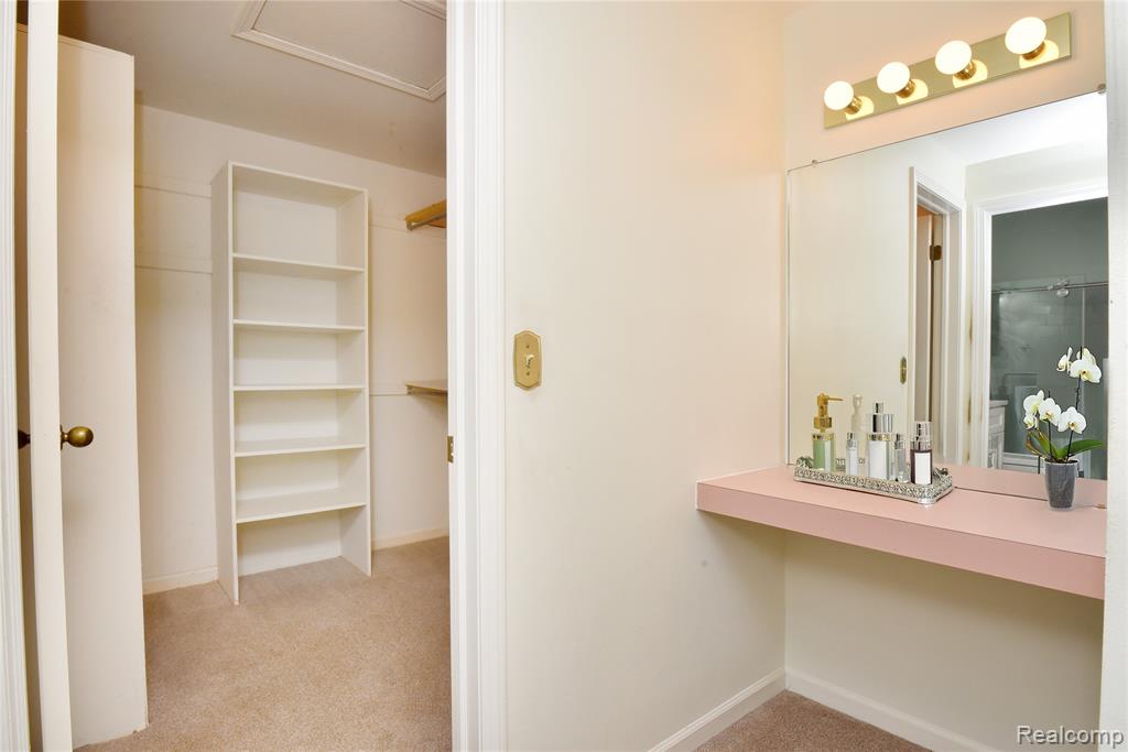 7296 Green Farm Road, West Bloomfield, MI — Photo 19