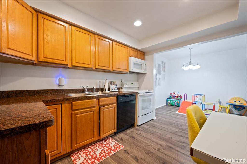 8323 Karam Boulevard, 4, Warren, MI 48093 — Photo 5