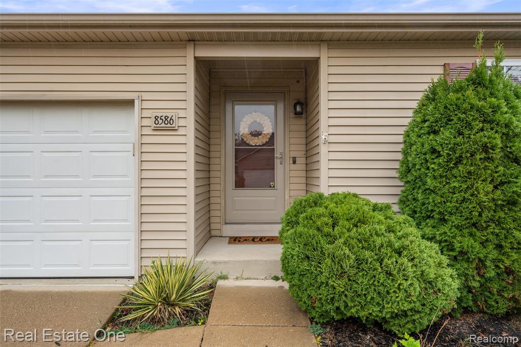 8586 Cass River Drive, Fowlerville, MI 48836 — Photo 5