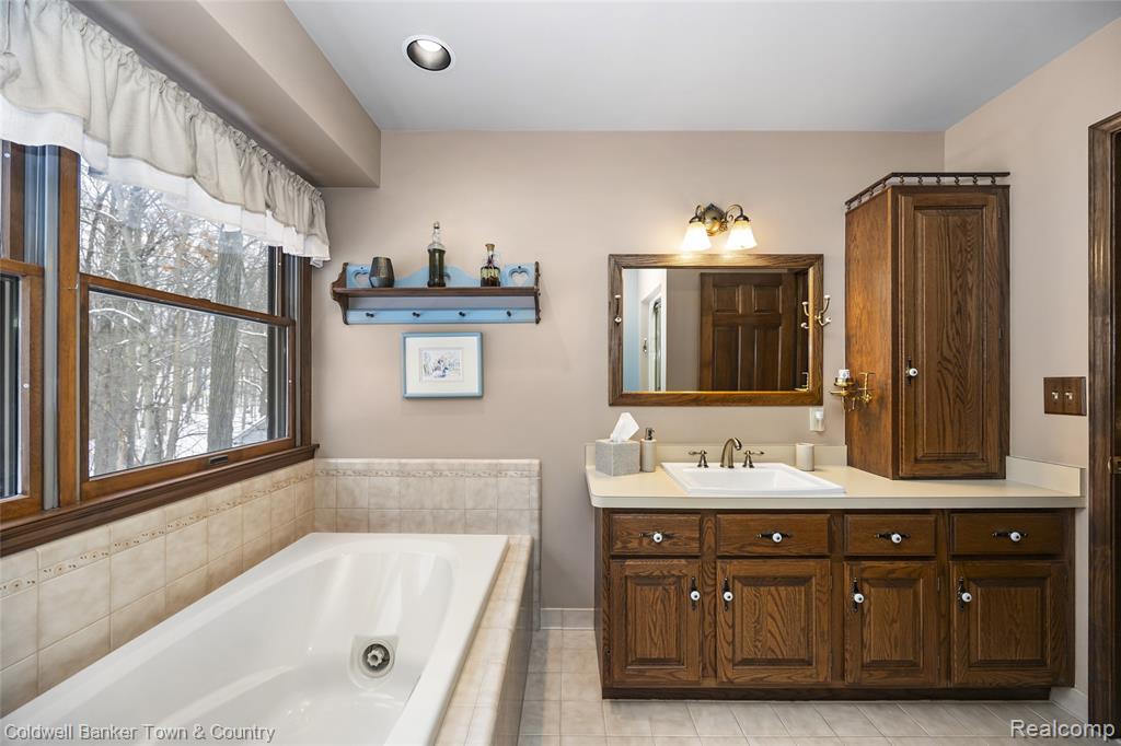 9711 Birch Run, Brighton, MI 48114 — Photo 50