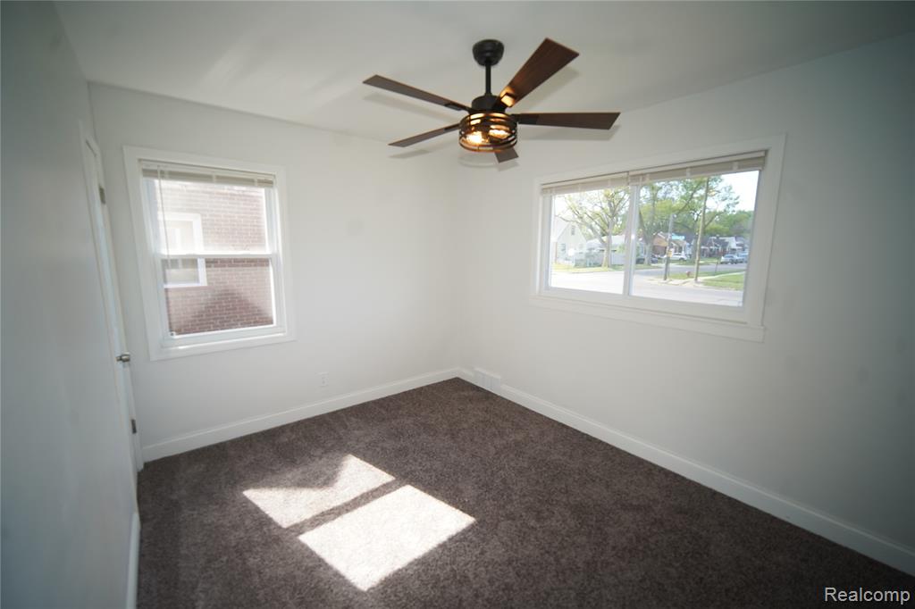 16047 W Chicago Street, Detroit, MI 48228 — Photo 9