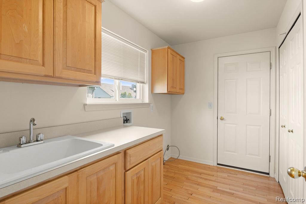 43120 Creek Court, 81, Clinton Twp, MI 48038 — Photo 20