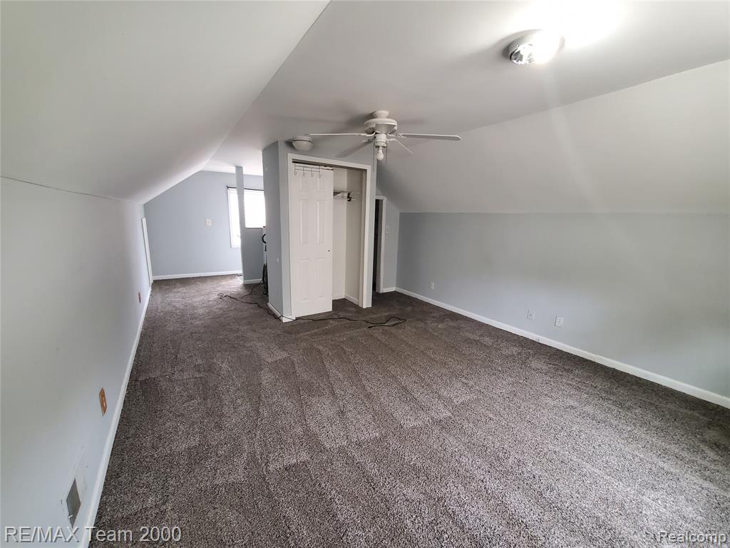 6985 N VERNON Street, Dearborn Heights, MI 48127 — Photo 17
