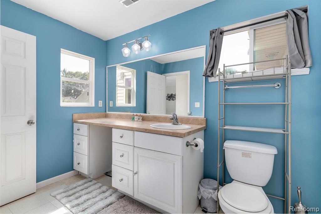 5420 Joslin Lk. Drive, Gregory, MI 48137 — Photo 31