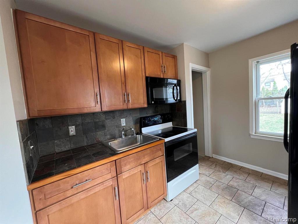 6615 Buckingham Avenue, Allen Park, MI 48101 — Photo 5