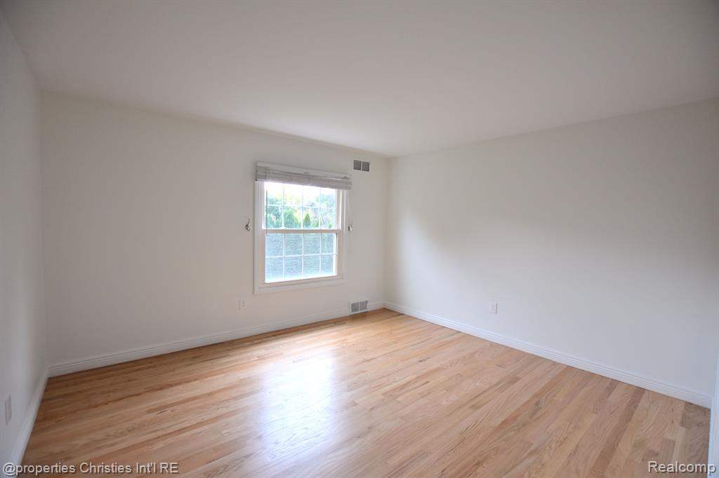4217 COVERED BRIDGE Road, Bloomfield Hills, MI 48302 — Photo 22