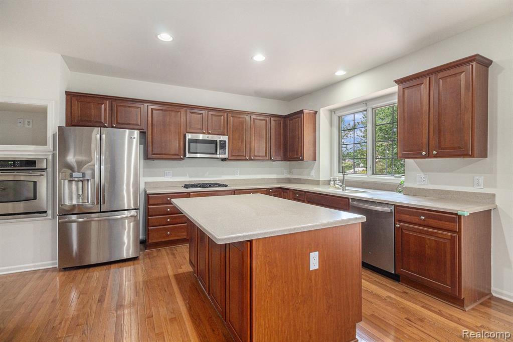 1390 LEGACY Court, Canton, MI 48187 — Photo 12