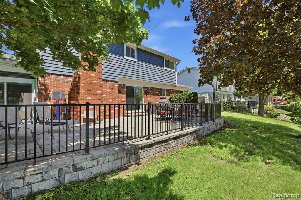 52448 Belle Arbor, Utica, MI 48316 — Photo 41