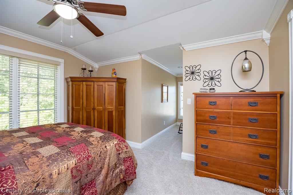 8242 Pine Hollow Court, Grand Blanc, MI 48439 — Photo 54