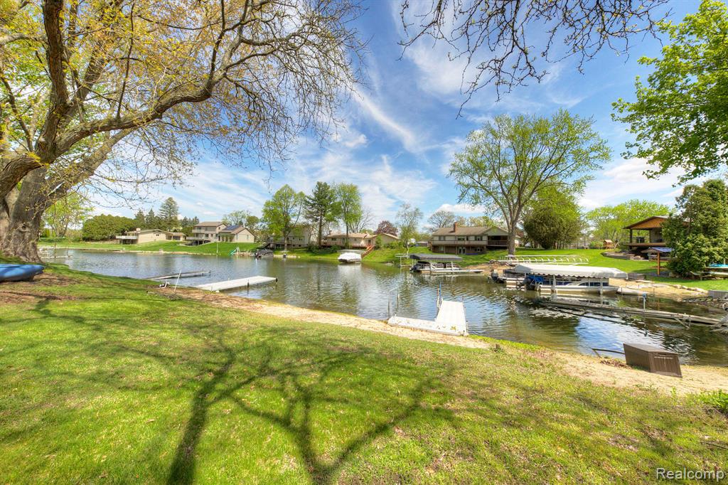 3978 CHANDA, Highland, MI 48356 — Photo 60