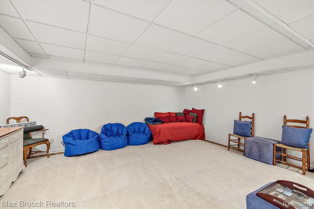 671 BROCKMOOR Lane, Bloomfield Hills, MI 48304 — Photo 22