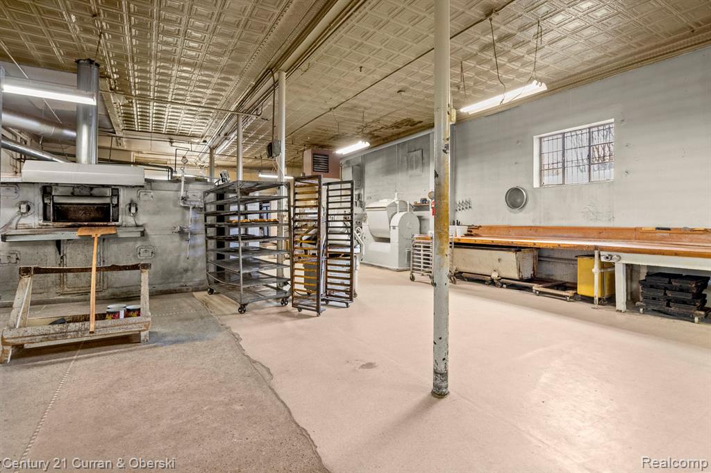 736 E STATE FAIR RD, Highland Park, MI 48203 — Photo 8