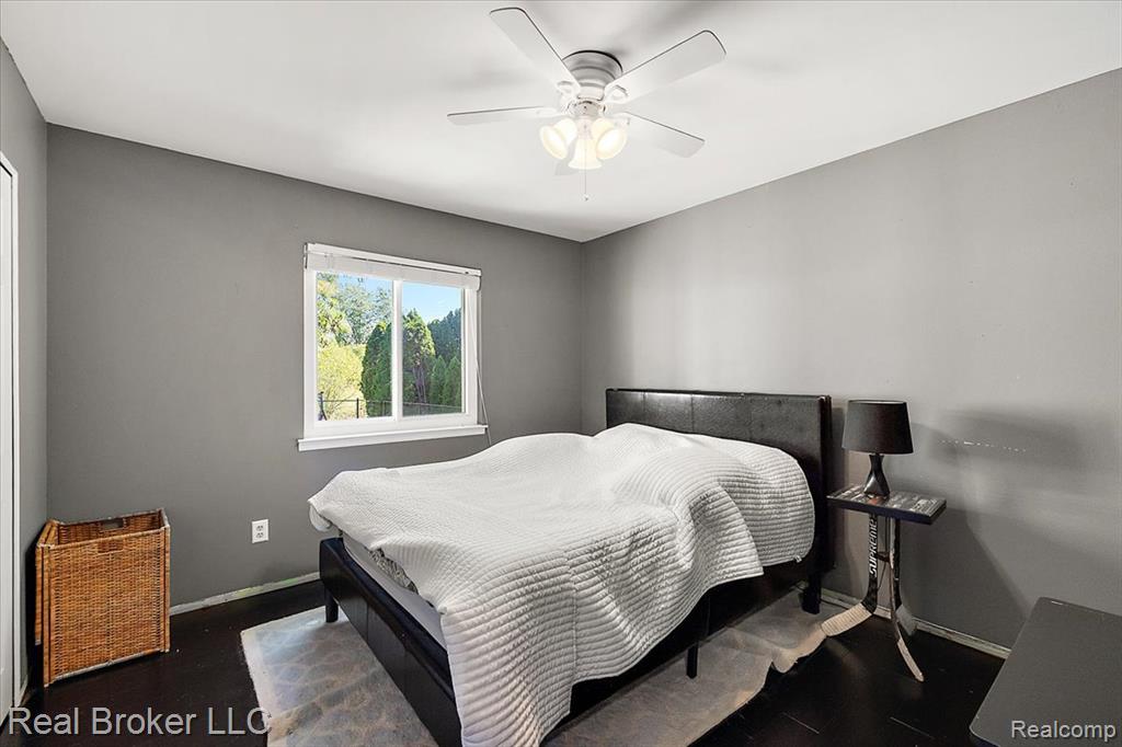 24348 Simmons Drive, Novi, MI — Photo 29