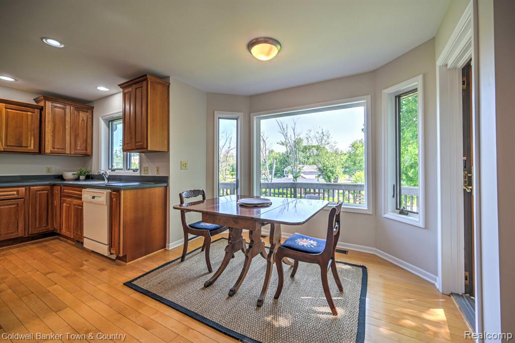 11265 N Shore Drive, Whitmore Lake, MI 48189 — Photo 17