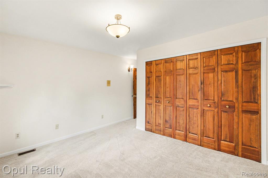 3575 Clark Circle, Commerce Twp, MI 48382 — Photo 18