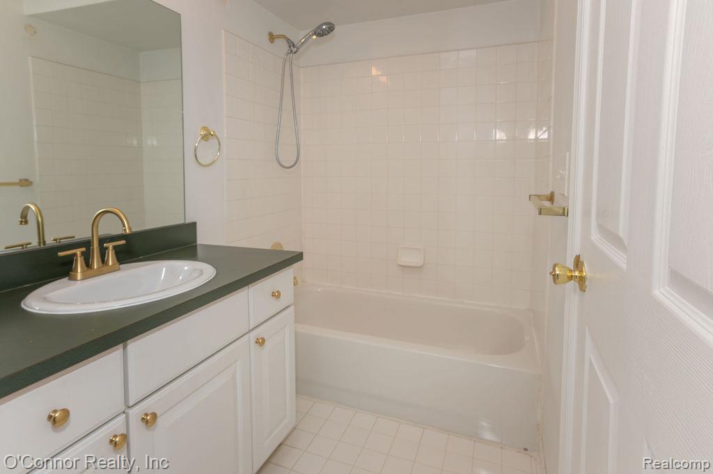 56288 Troon North, Shelby Twp, MI 48316 — Photo 8