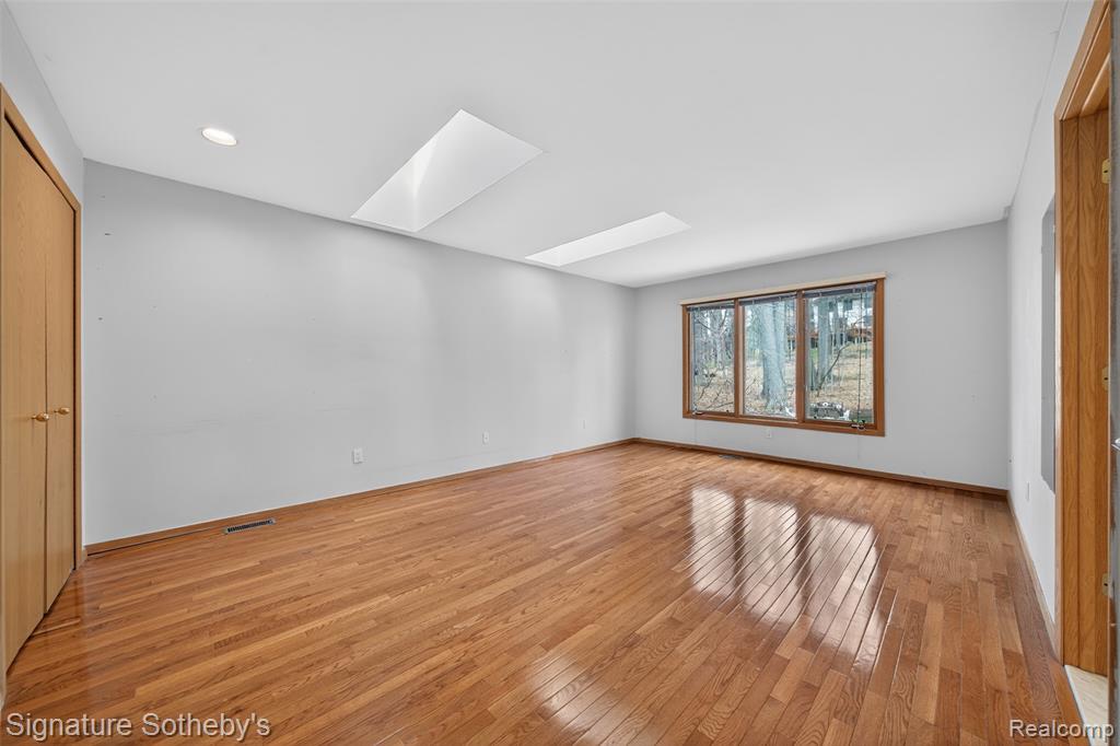 2131 Birchwood Way, Bloomfield Hills, MI 48302 — Photo 34