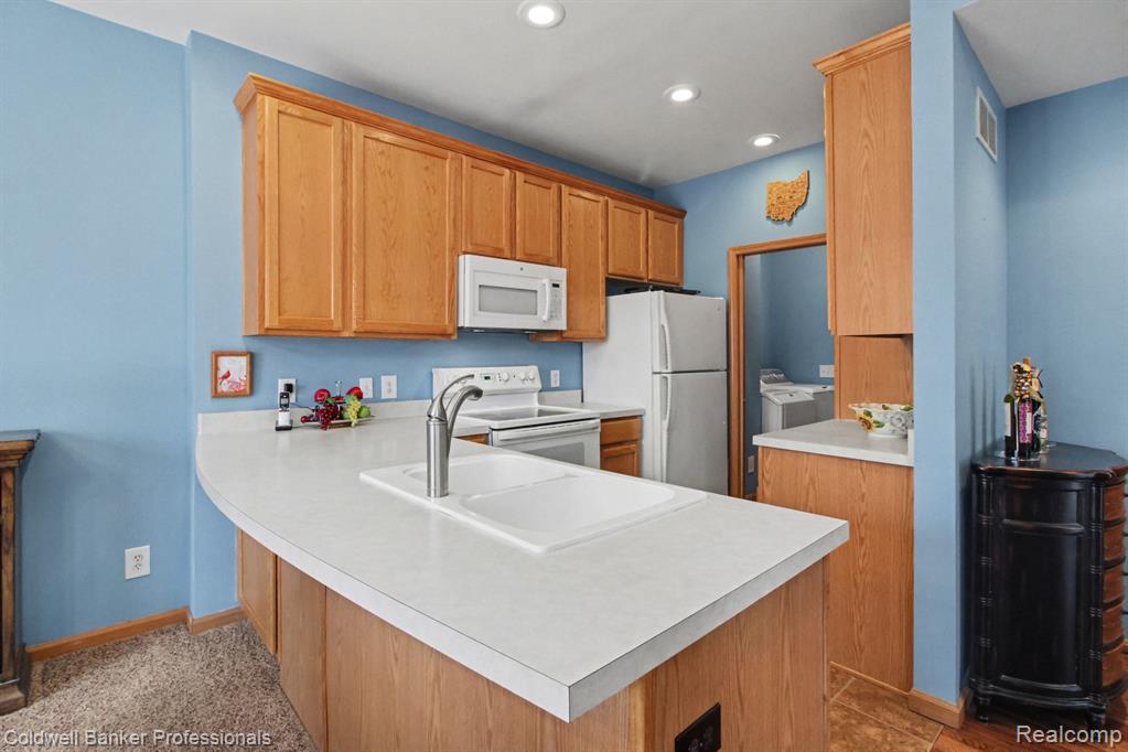 252 Stratford Lane, Lake Orion, MI — Photo 16