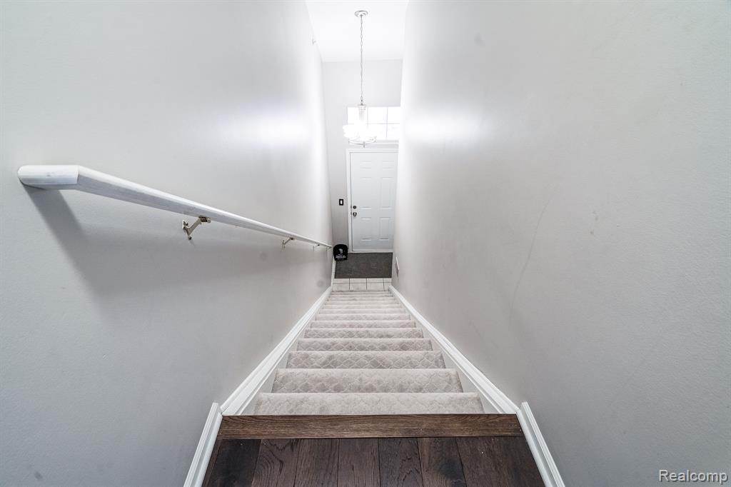 4205 CAMERON Circle, Walled Lake, MI 48390 — Photo 14