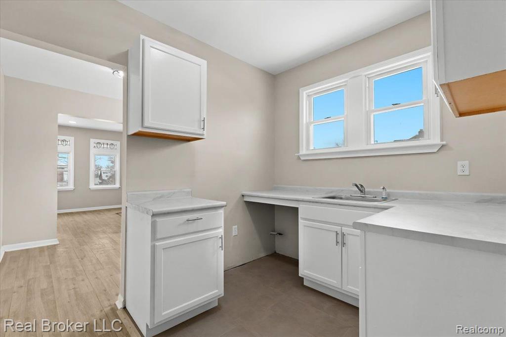 4204 CLEMENTS Street, Detroit, MI 48238 — Photo 8