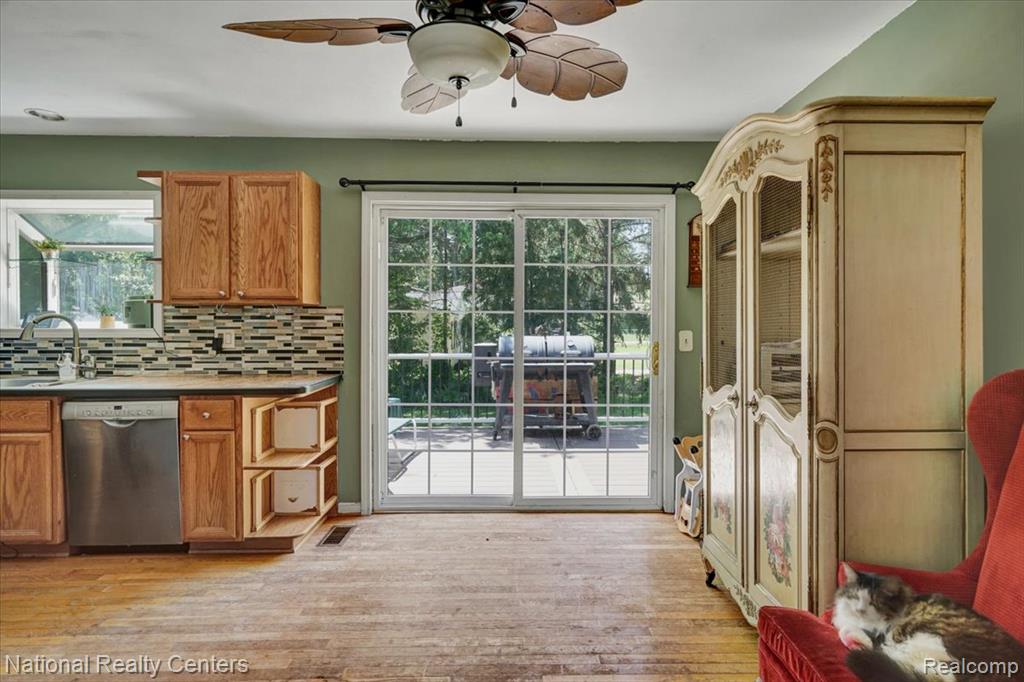 7716 Highland Road, White Lake, MI 48383 — Photo 6