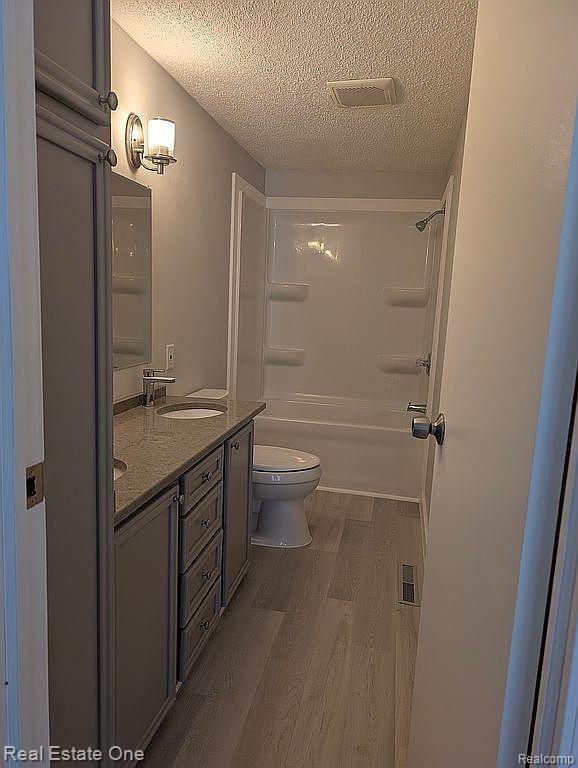 2 Emerald Circle, Whitmore Lake, MI 48189 — Photo 8