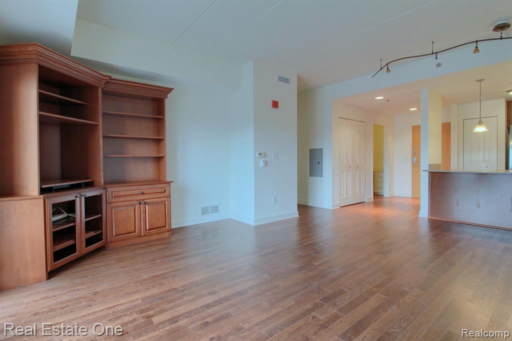 111 N ASHLEY Street, 403, Ann Arbor, MI 48104 — Photo 10