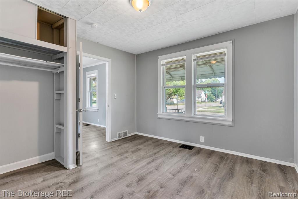 467 W MAXLOW Avenue, Hazel Park, MI 48030 — Photo 15