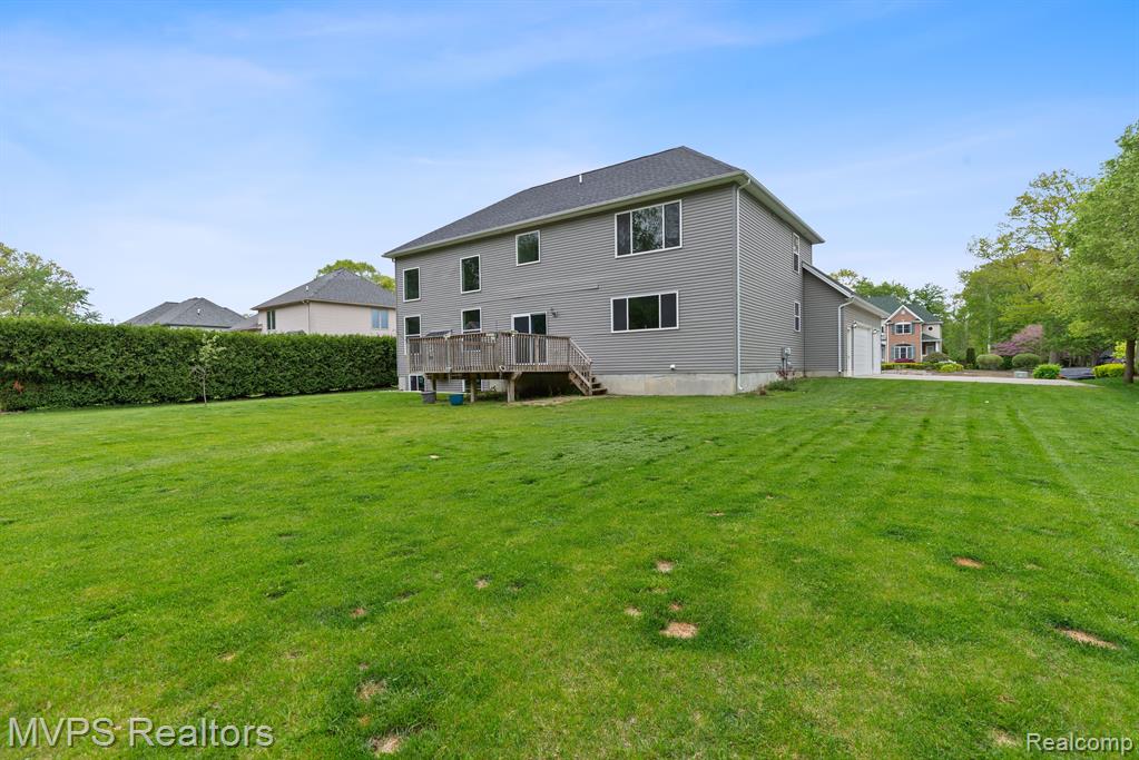 5325 SHOREWOOD Drive, Fort Gratiot, MI 48059 — Photo 49
